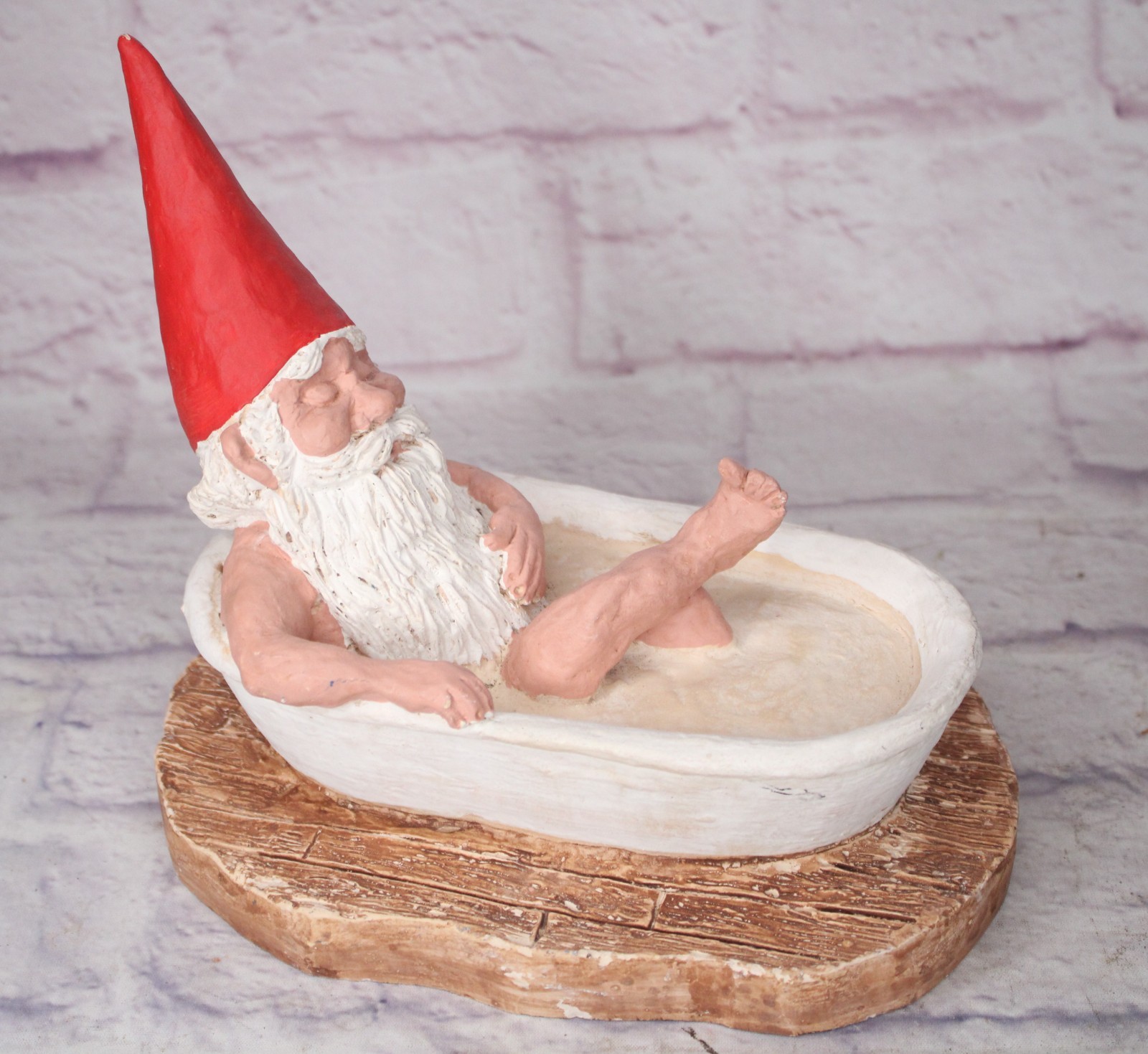 Vintage 1979 Unieboek B.V. Gnome Taking Bath Bathtub Figurine Rare Vintage 1979 Unieboek B.V. Gnome Taking Bath Bathtub Figurine Rare