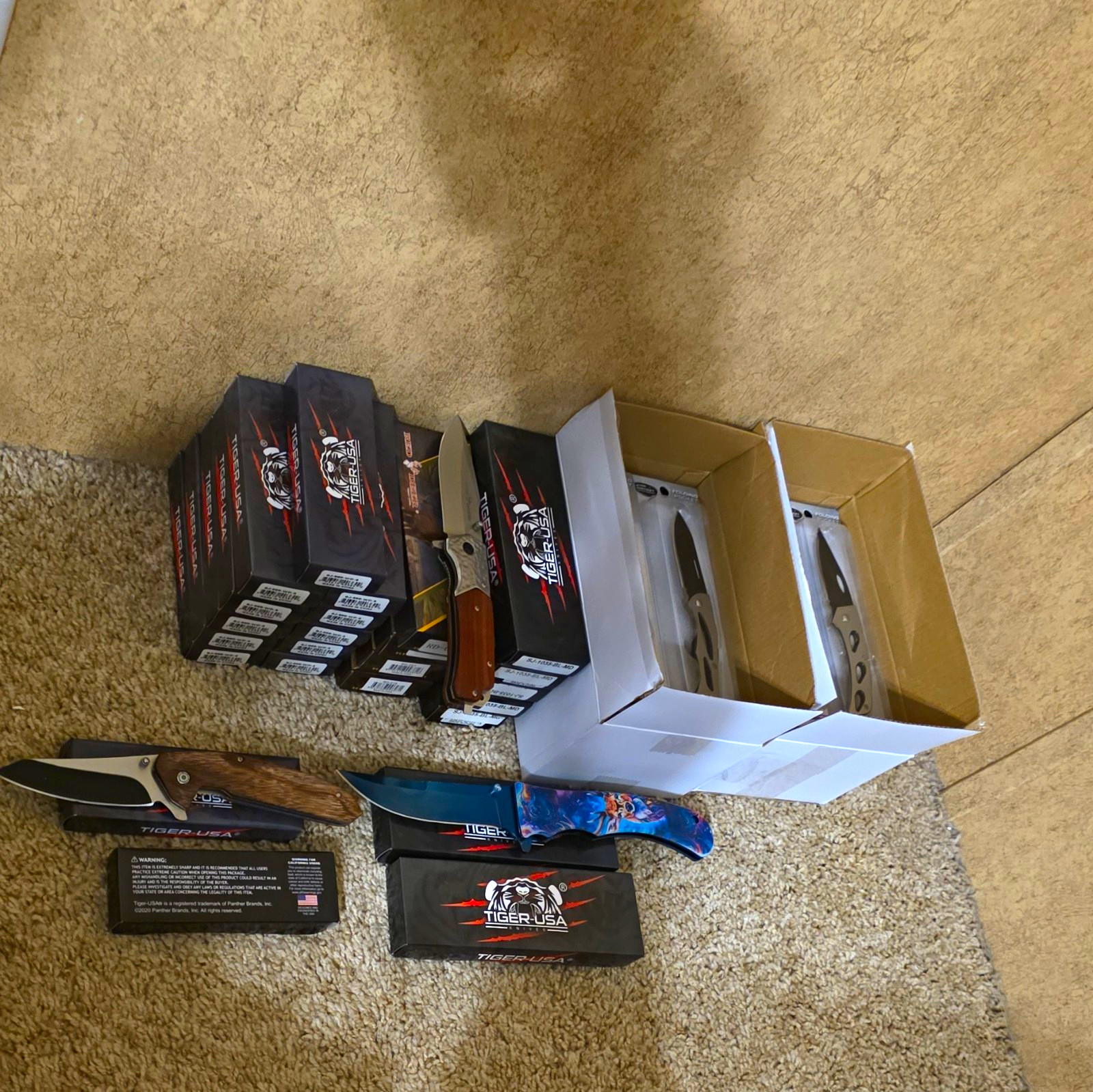 Tiger USA/Red Deer Lot 47 Knives New In The Box Tiger USA/Red Deer Lot 47 Knives New In The Box