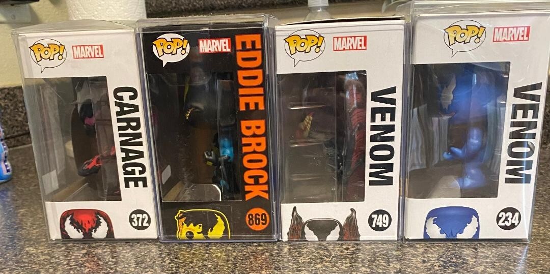 POP Marvel Venom- Fye, Hot Topic Exclusives and aGlow Chase Limited Edition POP Marvel Venom- Fye, Hot Topic Exclusives and aGlow Chase Limited Edition
