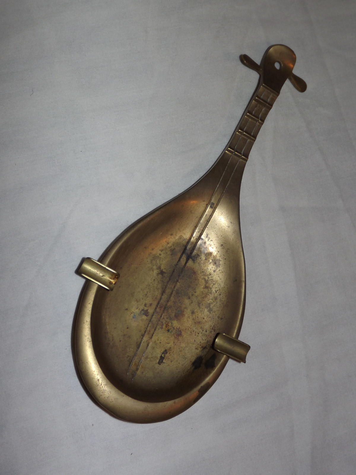 VINTAGE MIDDLE EAST INSTRUMENT OUD 12 VINTAGE MIDDLE EAST INSTRUMENT OUD 12