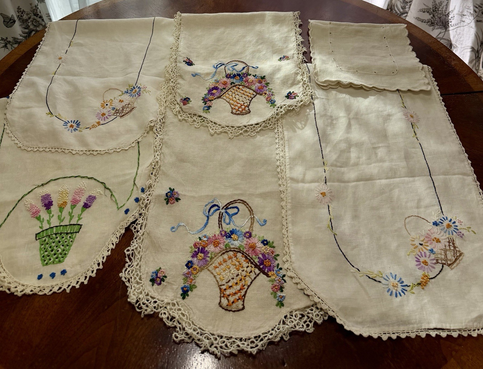 6 Vintage Embroidered Table Runners 6 Vintage Embroidered Table Runners