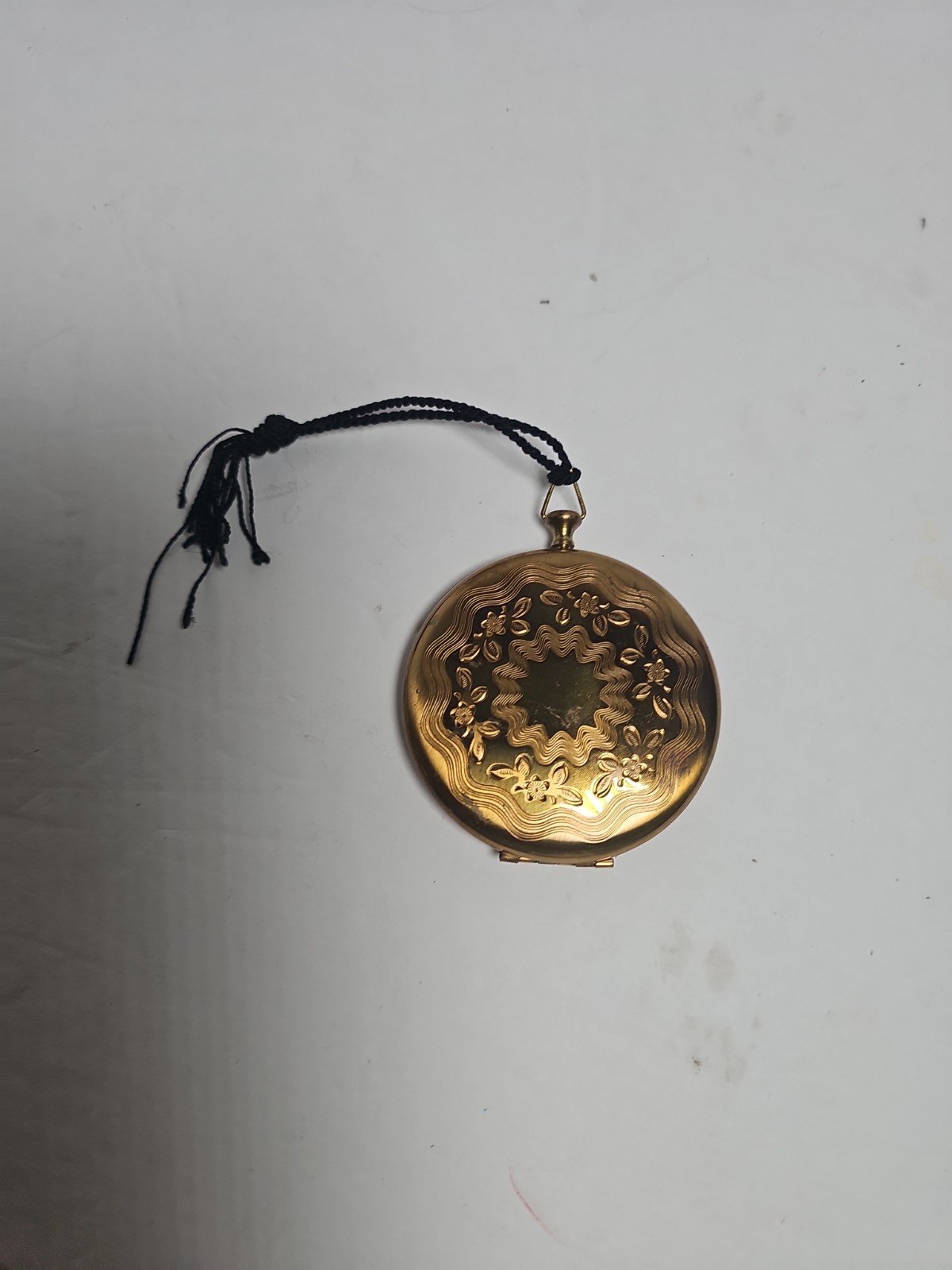 Zell Fifth Avenue Powder Compact Pocket Watch Style 1940s  Puff Sifter Box
