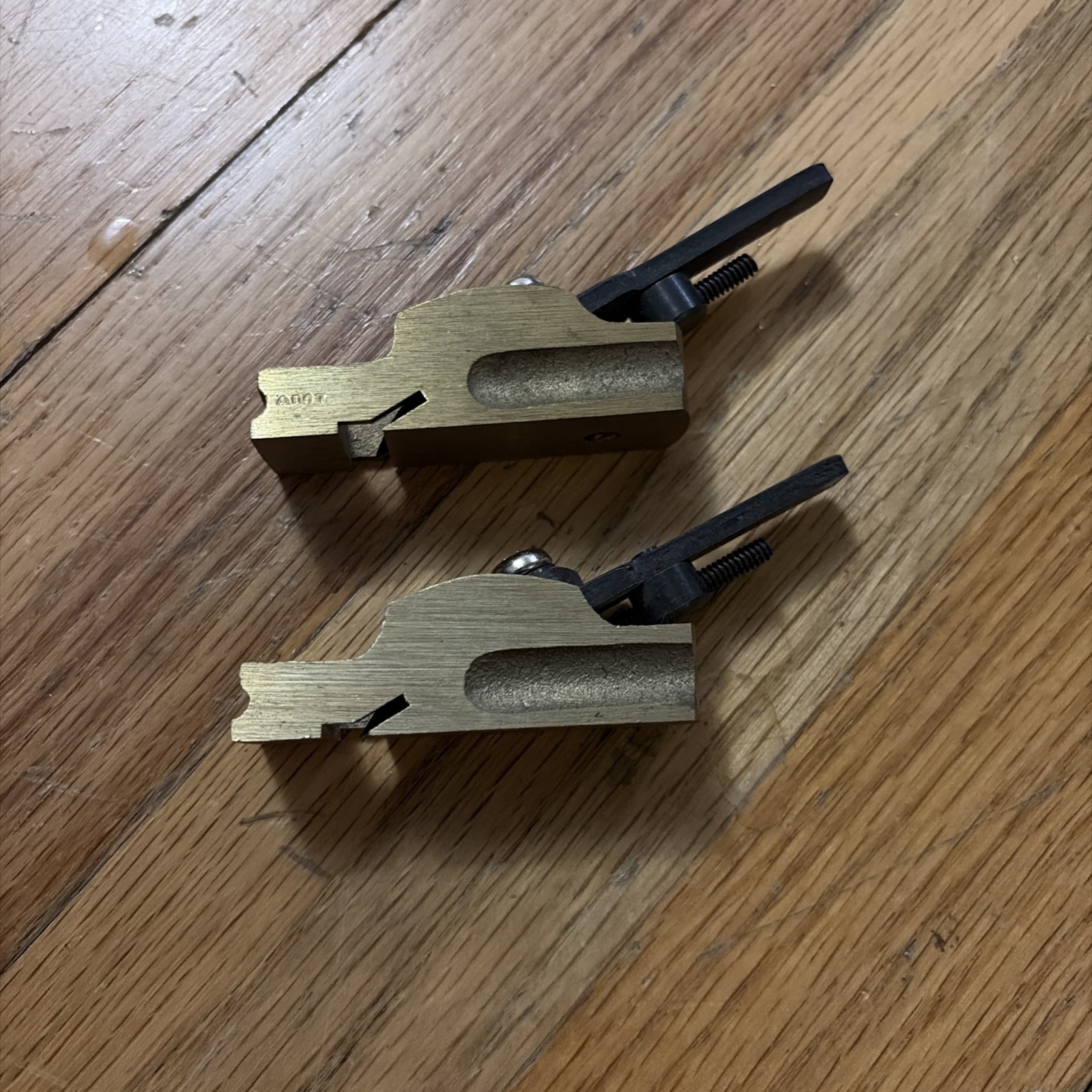 2 Vintage Miniature AMT Brass & Wood Finger Luthier Violin Planes 2 Vintage Miniature AMT Brass & Wood Finger Luthier Violin Planes