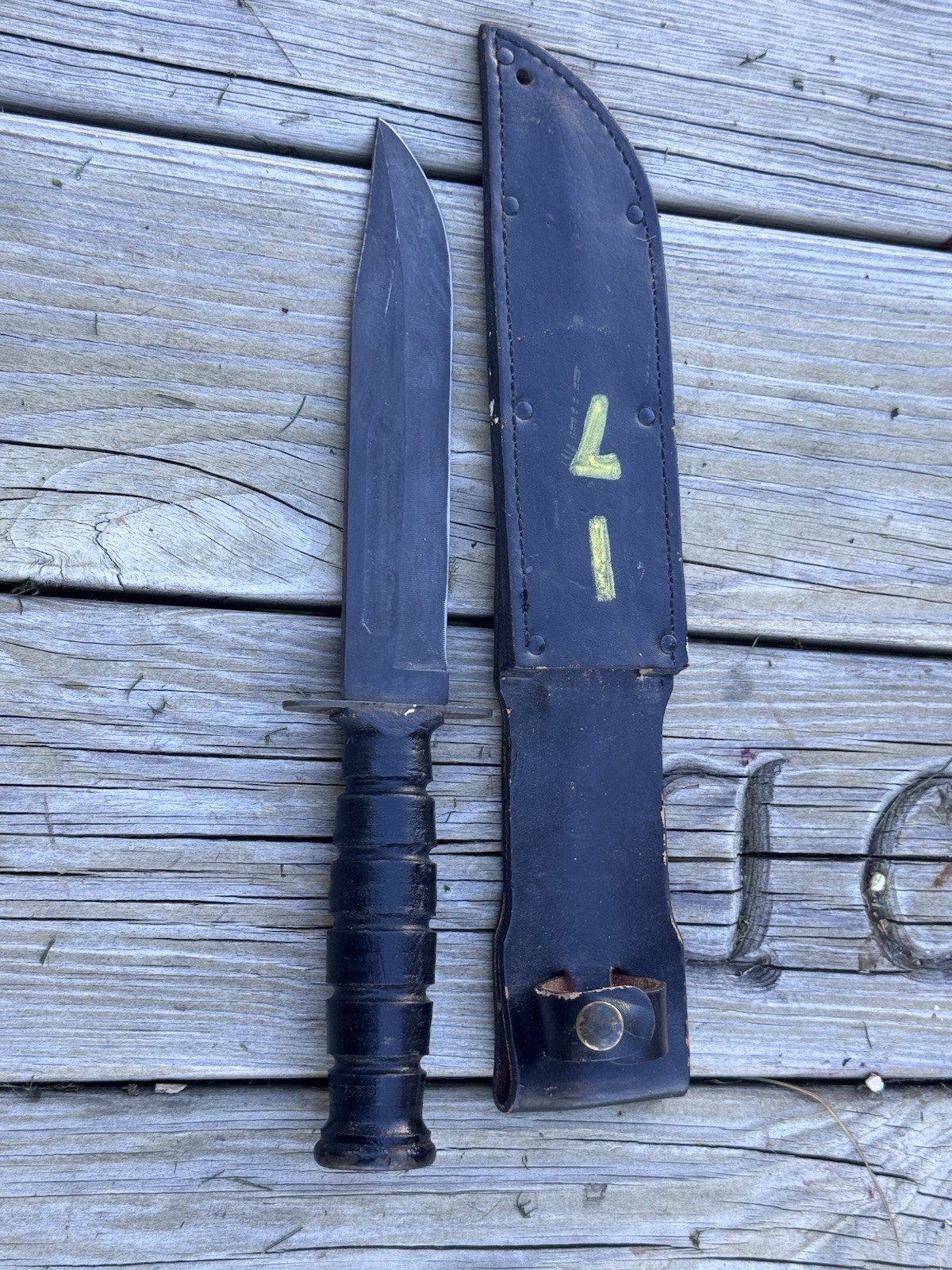 Nice WWII Camillus USN MK2 Fighting Knife & Scabbard