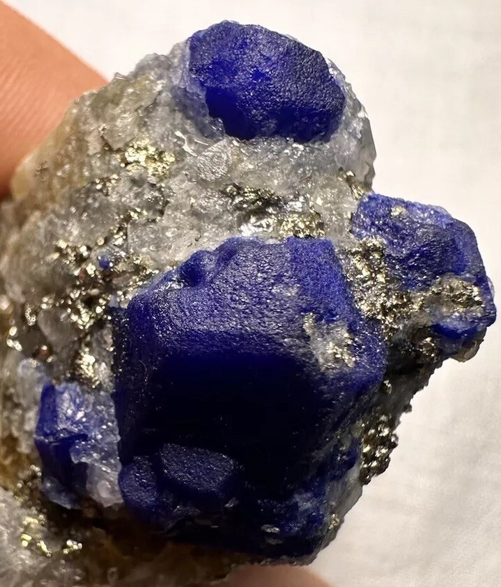 94.7g/Top Lazurite Gorgeous Colour Blue From Afghanistan 94.7g/Top Lazurite Gorgeous Colour Blue From Afghanistan