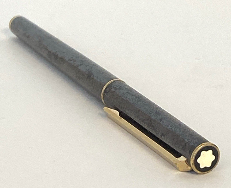 Vintage Montblanc Fountain Pen 585 / Gold Trim ~ 14k Gold Nib ~ Velvet Sleeve Vintage Montblanc Fountain Pen 585 / Gold Trim ~ 14k Gold Nib ~ Velvet Sleeve