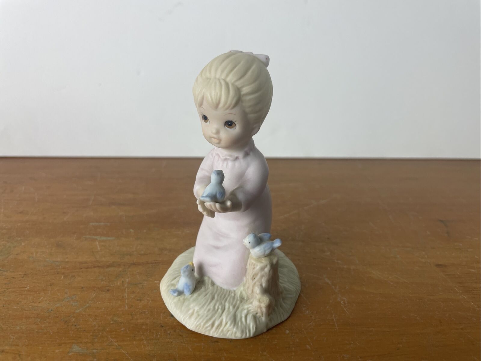 Vintage Lefton Christopher Collection TWL-03842 Girl with Blue Birds Figurine 