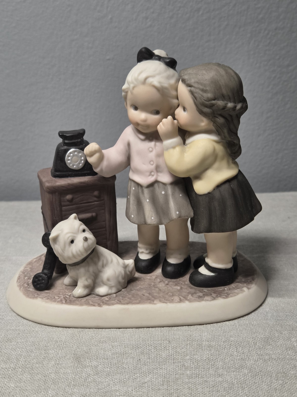 Enesco Kim Anderson Pretty As A Picture Secrets Are For Sharing Figurine Dog