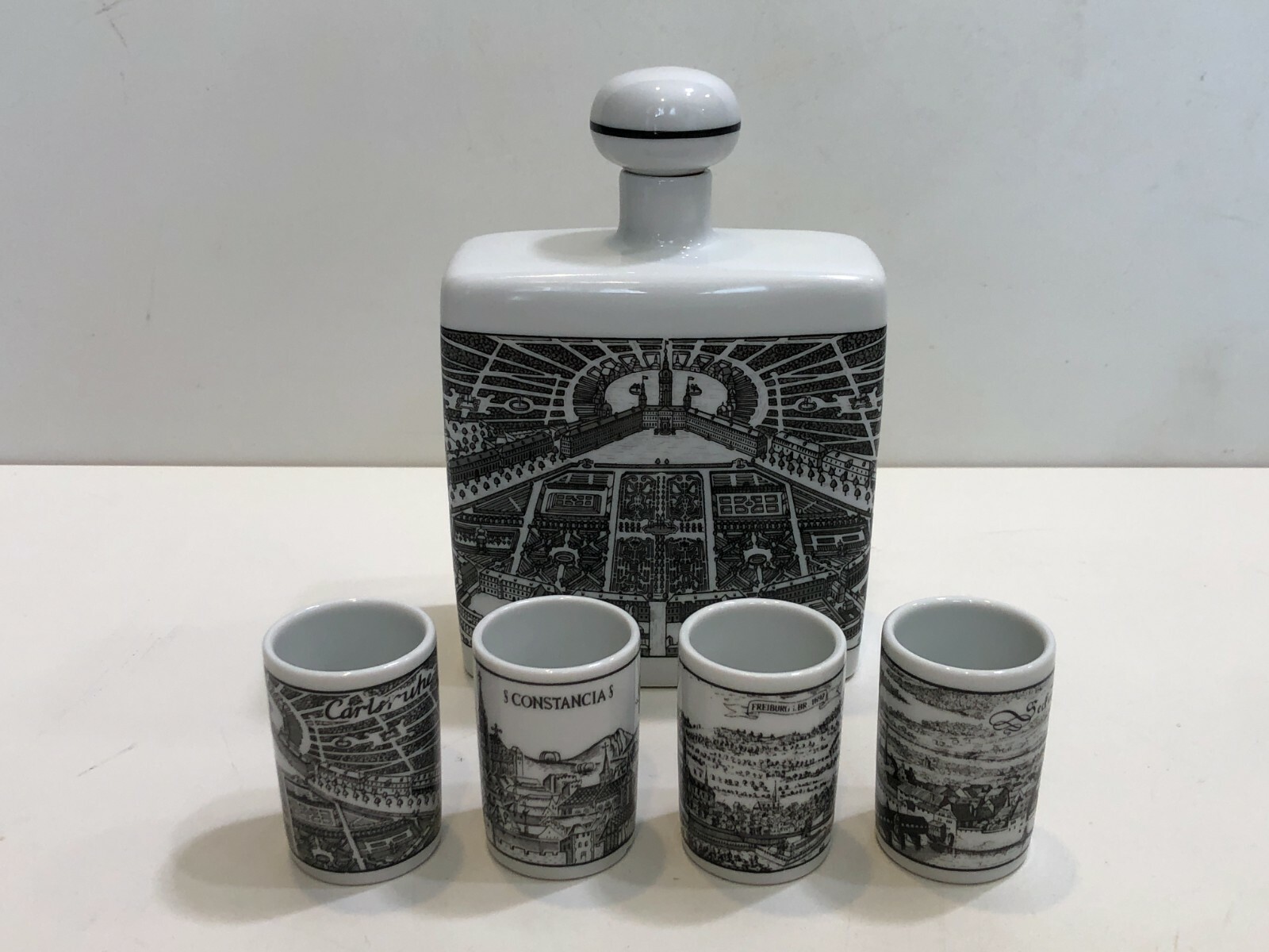 Vintage Altenkunstadt Germany Carlsruhe 1715 - 1965 Decanter w/4 Shot Glasses