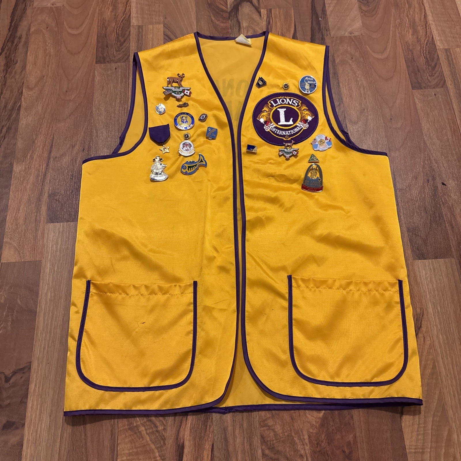 Vintage Lions Club Vest Small Yellow Cottonwood MN 1960s-1980s Lapel Pins Patch⁠