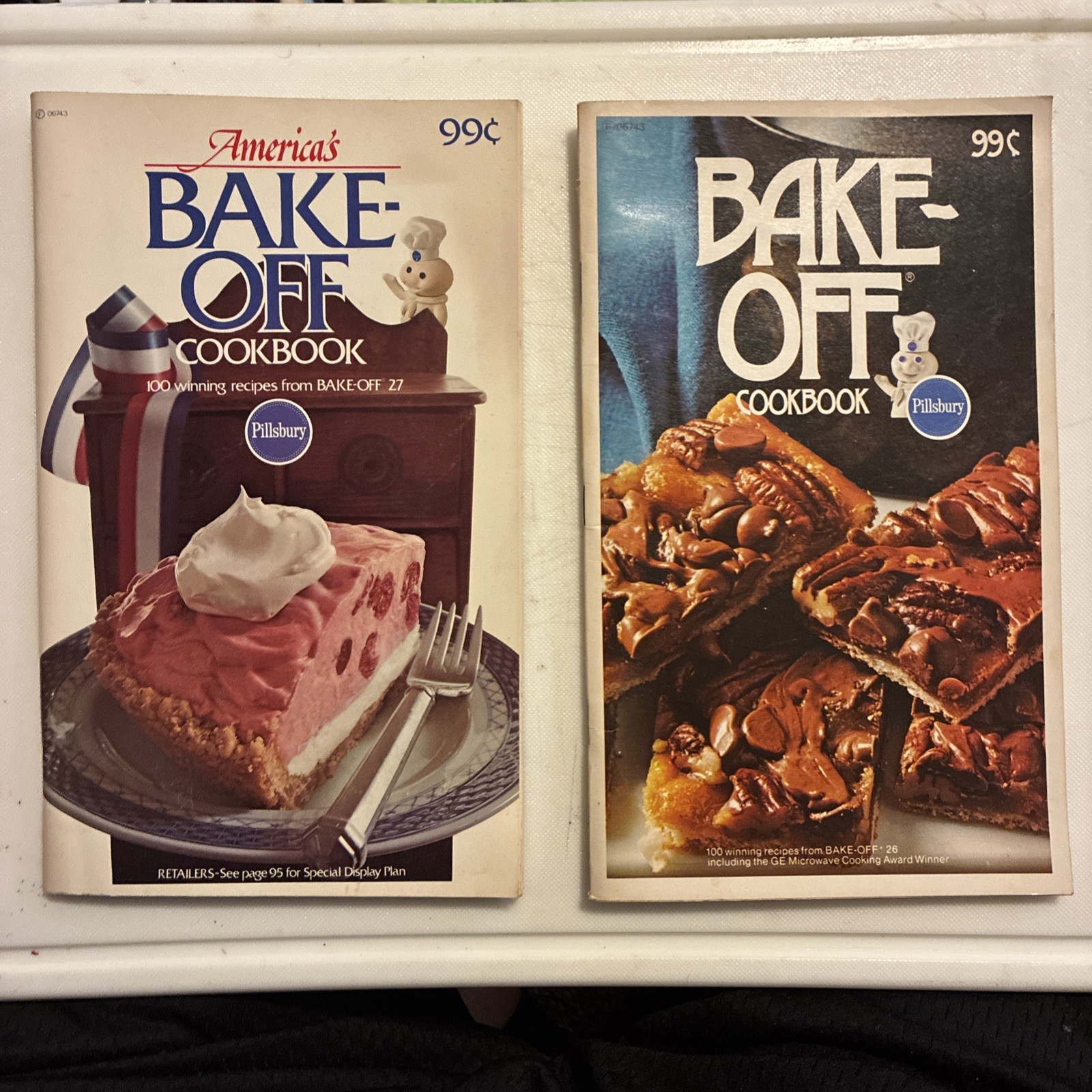 Bake Off Classics Cookbook Lot From The Pillsbury Company