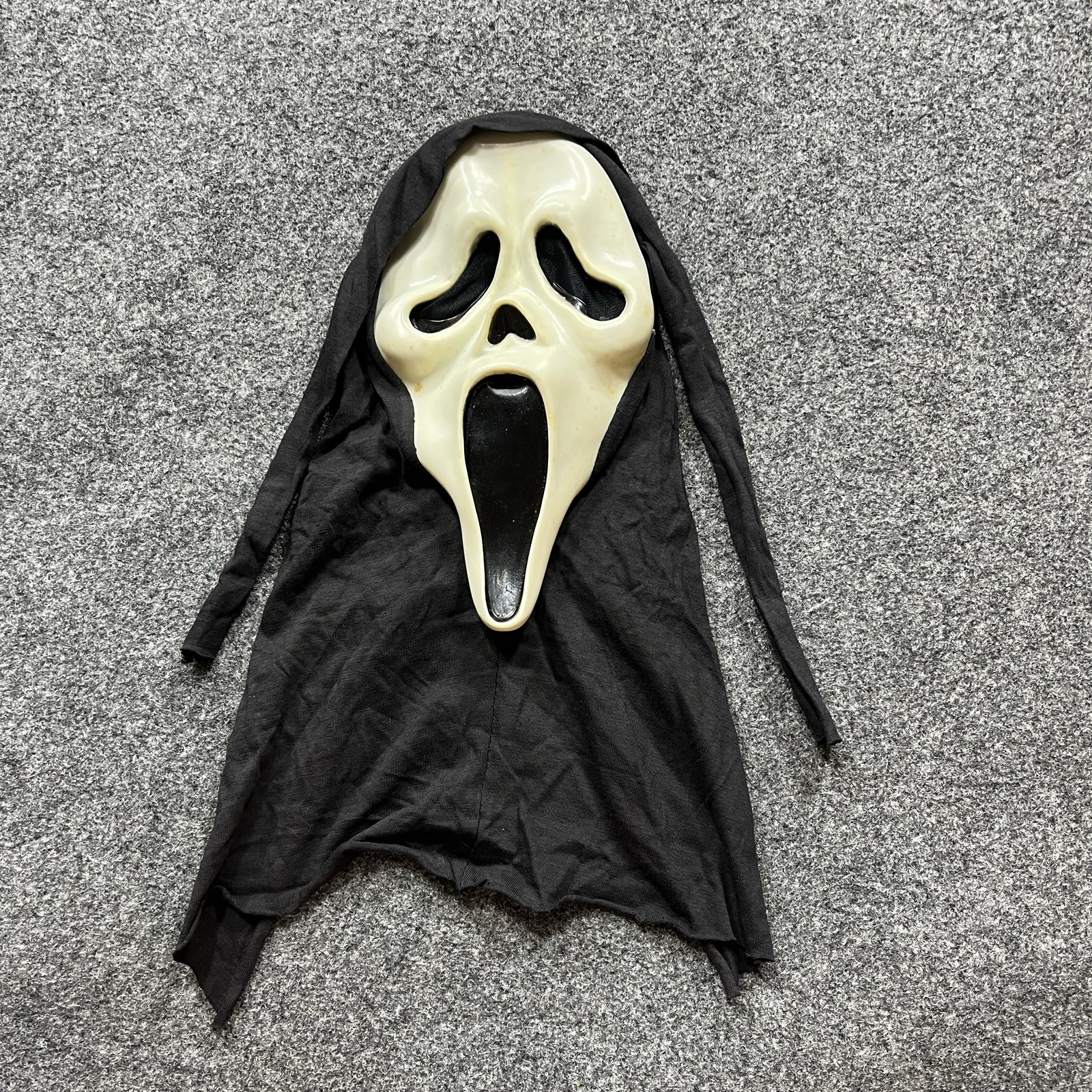 Vintage Ghostface Scream 2 Mask MK Stamp RDS Cotton Shroud Easter Unlimited Glow
