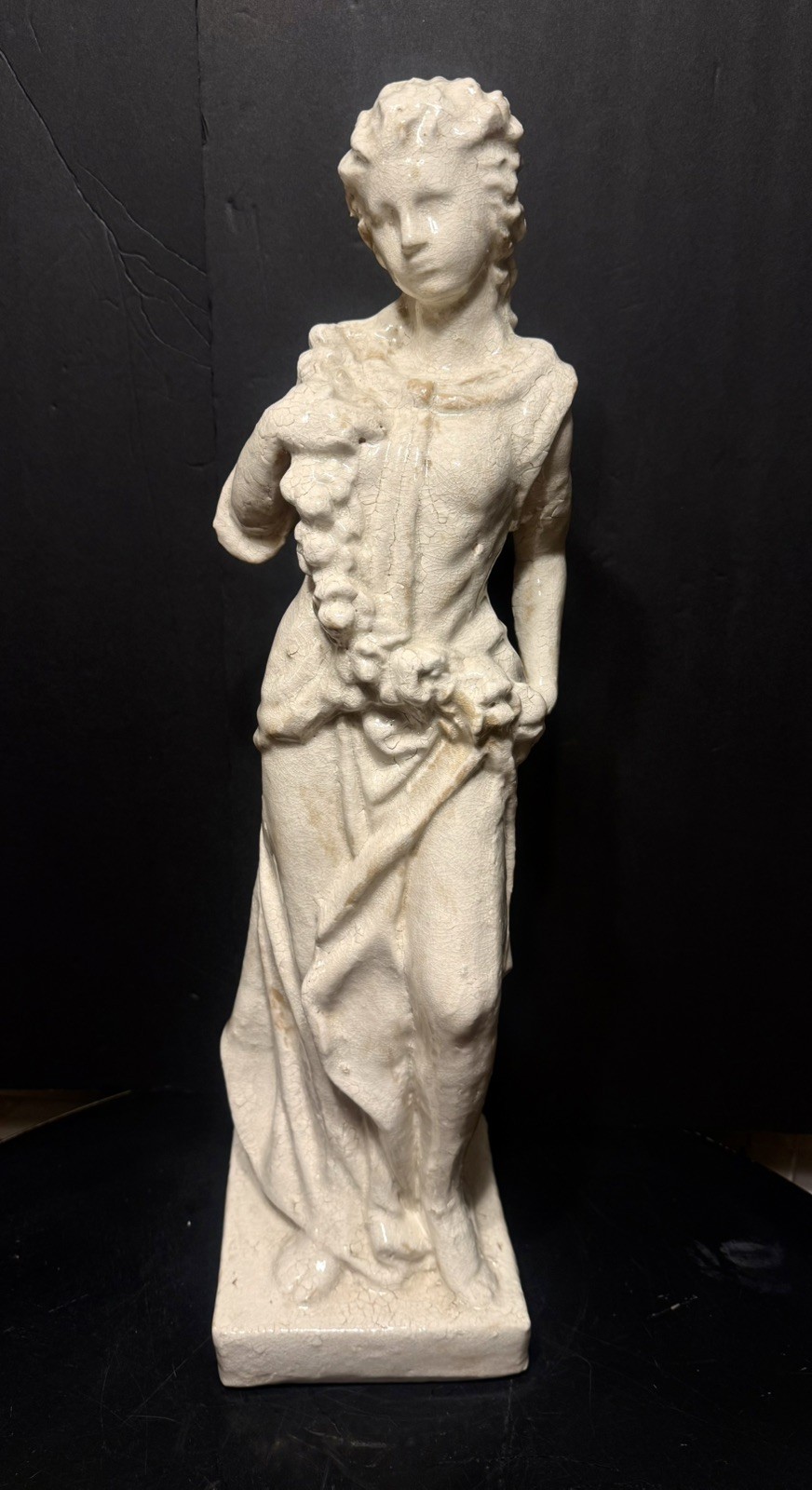 VTG Beautiful Large Heavy Greek Goddess Sculpture Statue w/Wreath or Flowers 24” VTG Beautiful Large Heavy Greek Goddess Sculpture Statue w/Wreath or Flowers 24”