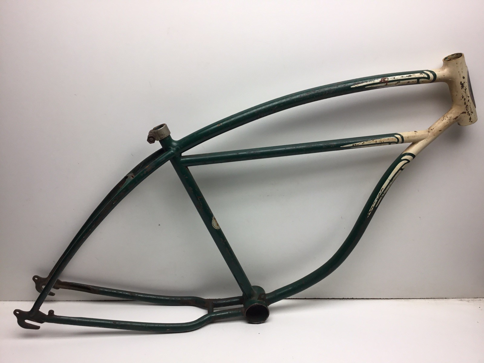 Vintage 1950s Schwinn Men’s Straightbar Frame 26” 2.125” S2 Hornet Bike Vintage 1950s Schwinn Men’s Straightbar Frame 26” 2.125” S2 Hornet Bike