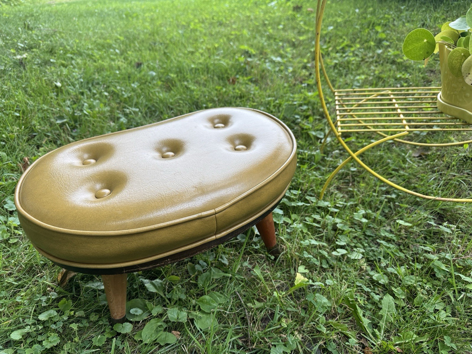Vintage MCM Beige/tan Vinyl Kidney Shaped Foot Stool Ottoman 1950-60s