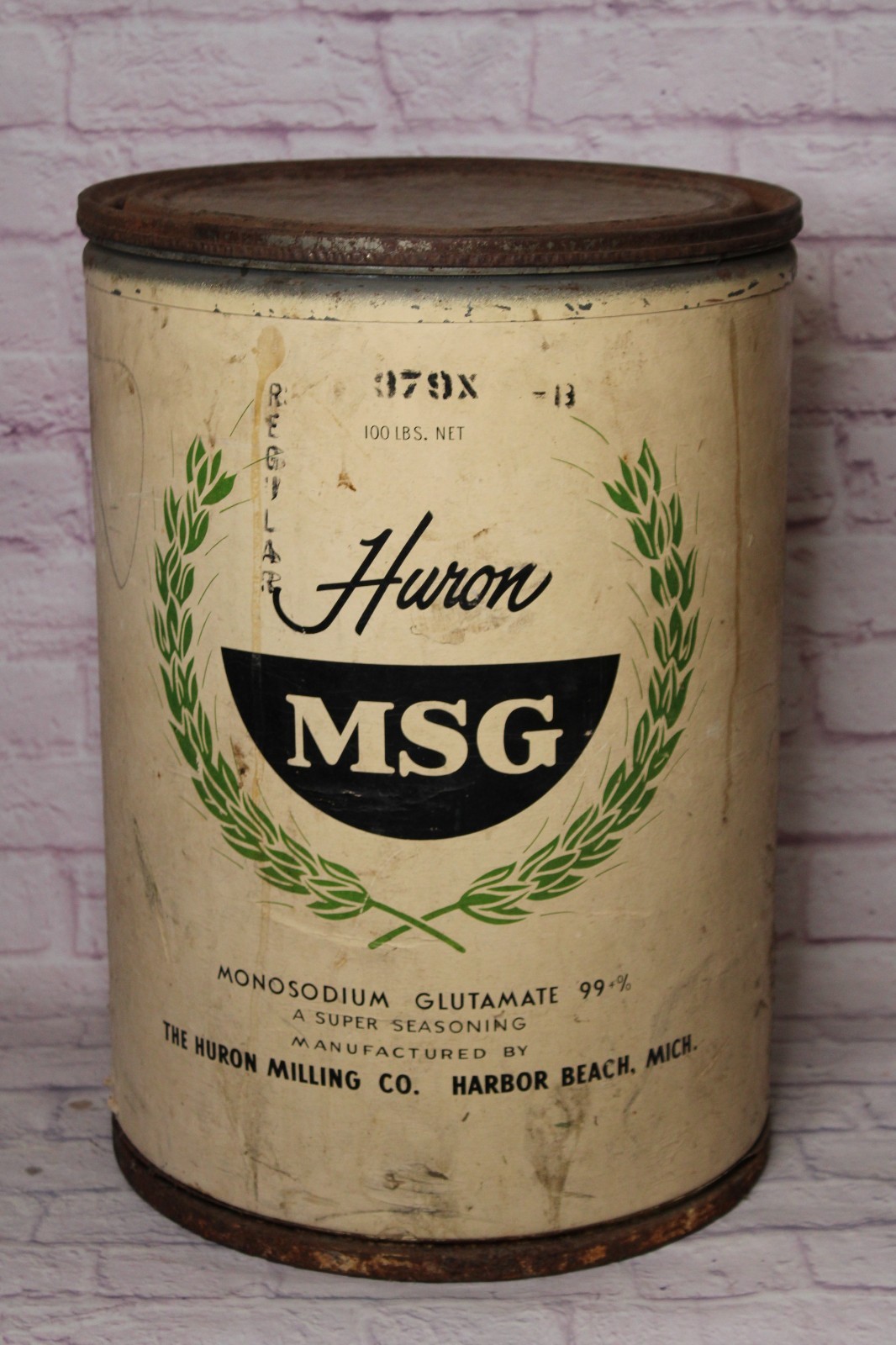 Vintage HUGE 1950s Huron MSG 100 lb Fiber Drum Barrel w/ Lid 23\