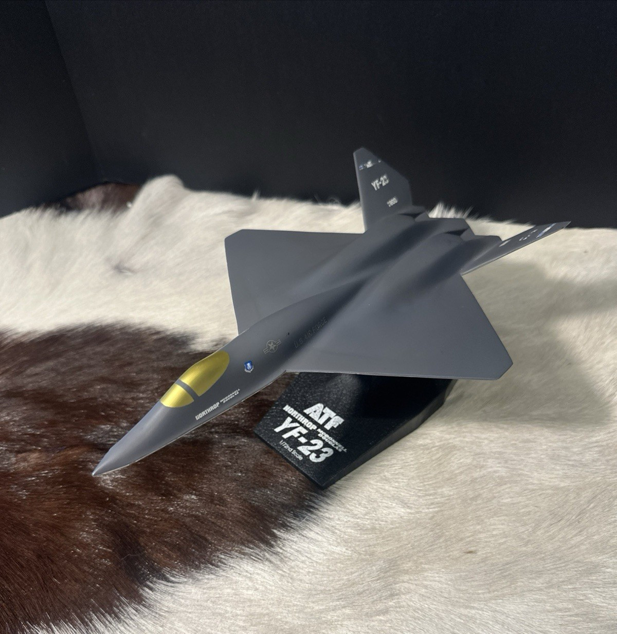 NORTHROP McDonnell Douglas® YF-23 Contractor Desktop Resin Model – 1/72nd Scale NORTHROP McDonnell Douglas® YF-23 Contractor Desktop Resin Model – 1/72nd Scale