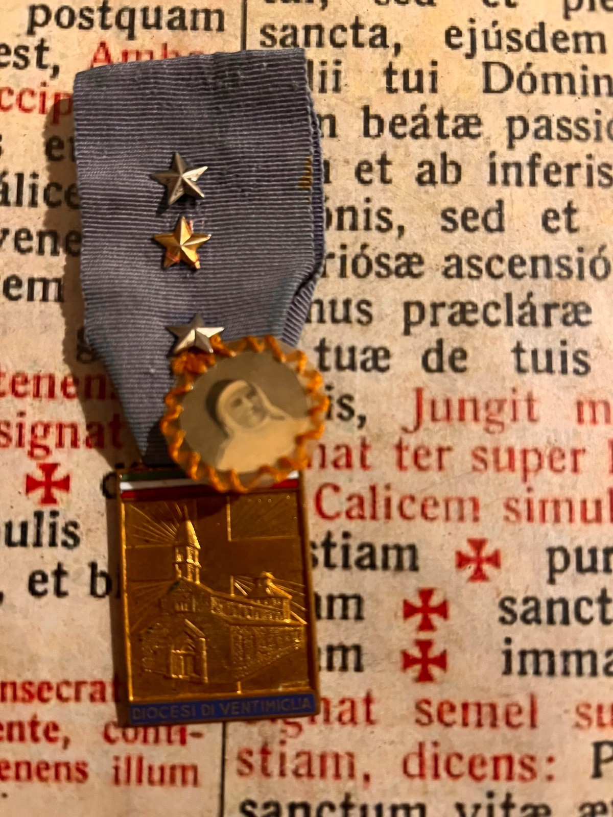 RARE VINTAGE RELIC St ROSSELLO : Medal of the Diocese of Ventimiglia RARE VINTAGE RELIC St ROSSELLO : Medal of the Diocese of Ventimiglia