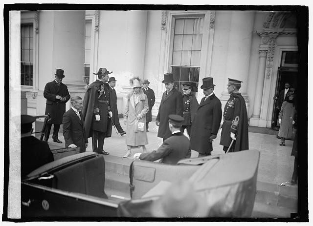 Photo:Washington DC White House Calvin and Grace Coolidge 1920s Leaving