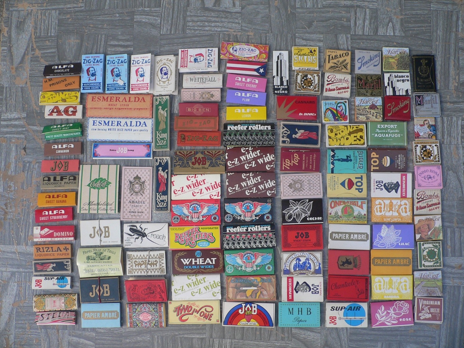 Lot of 100+ Vintage CIGARETTE ROLLING PAPERS Collection~Zig-Zag etc