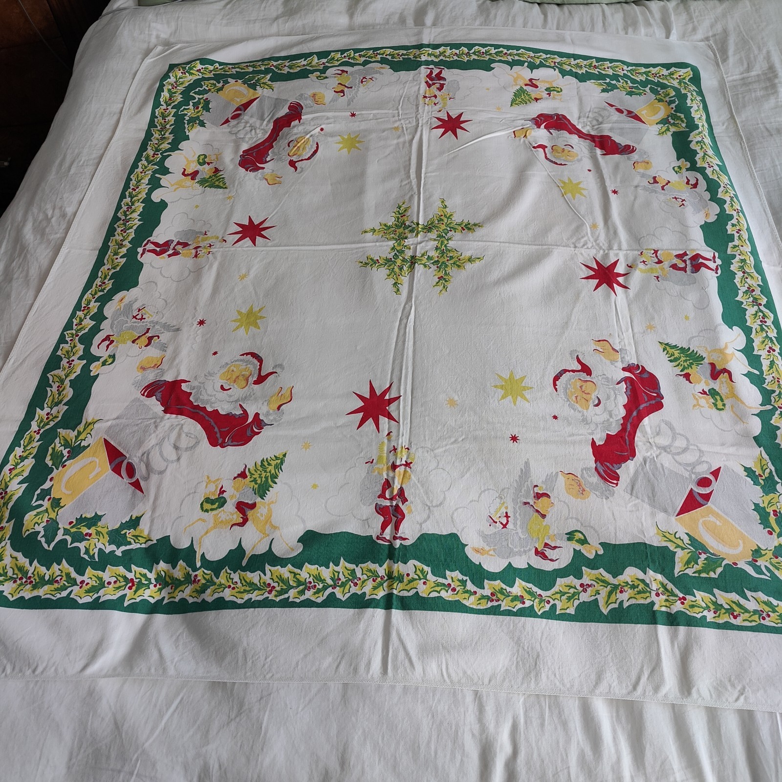 Santa Claus Jack In The Box Reindeer Elves Christmas Vintage 60's Tablecloth