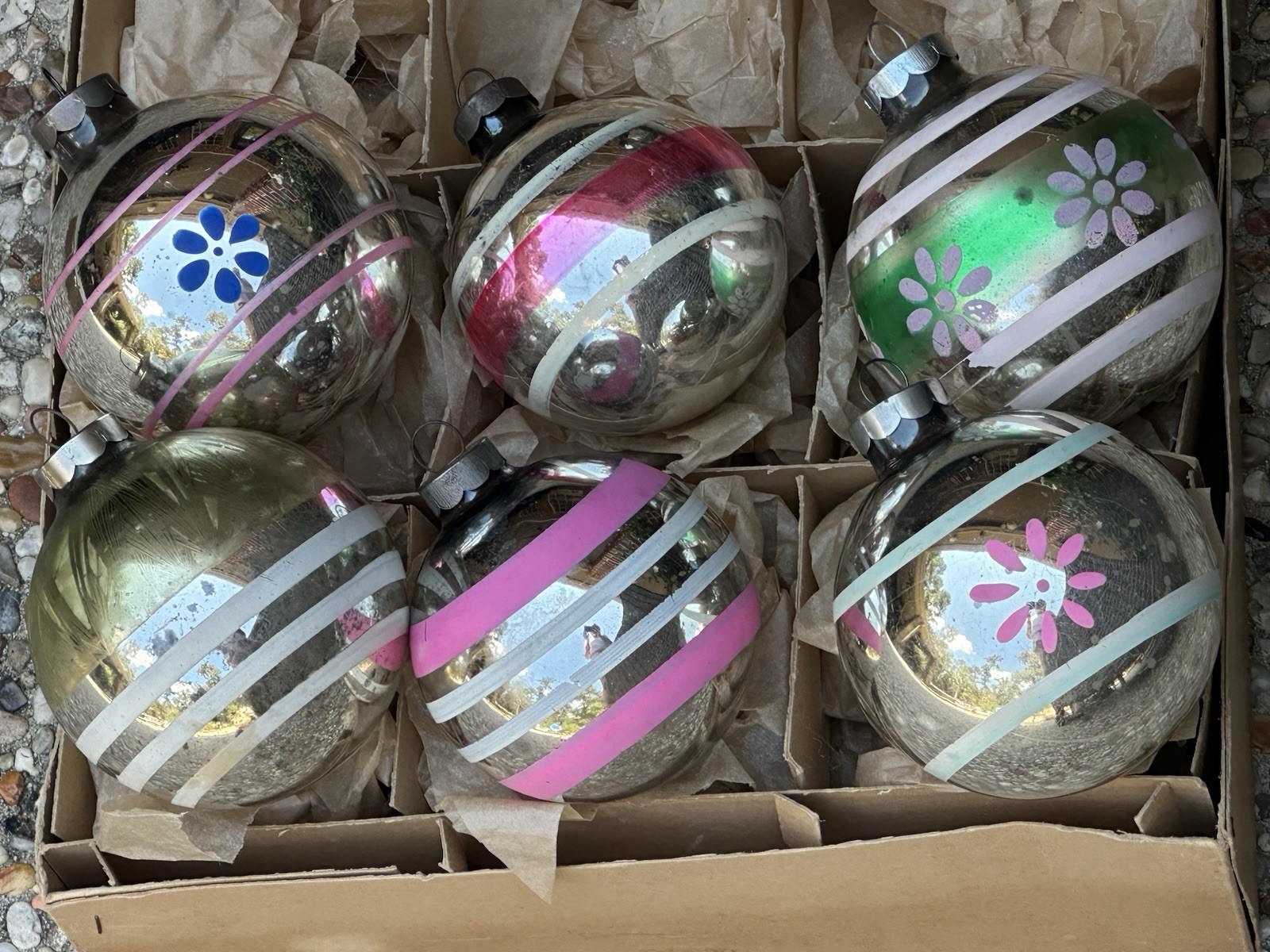 Vintage Shiny Brite Corning Made In Us Of A Stripe Flower Deco Glass Ornaments 