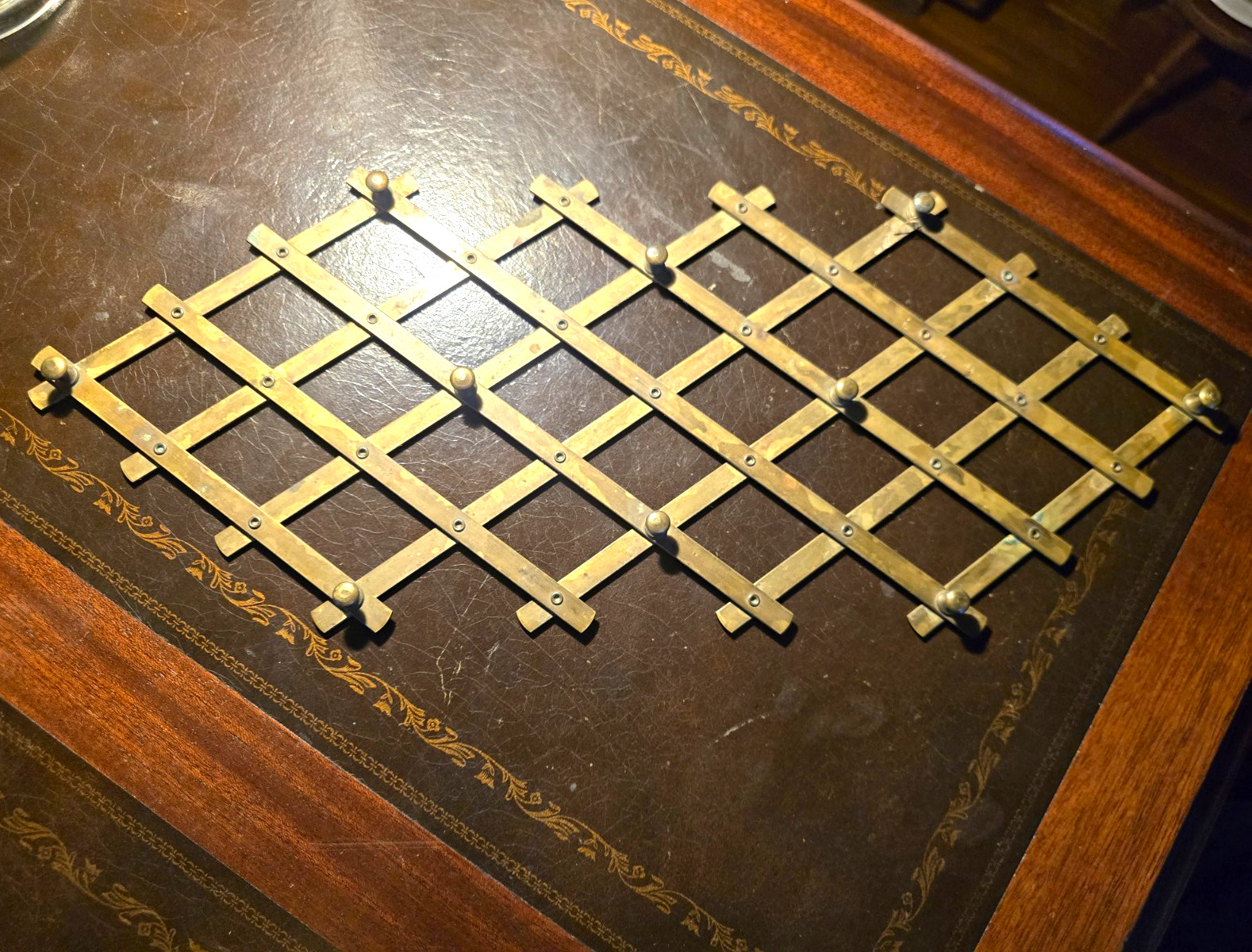 Vintage Solid Brass Expandable Trivet Accordion Casserole Hot Dish Pot Stand