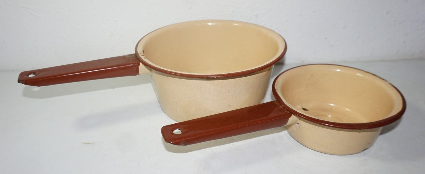 Vintage Set of 2 Enamelware Sauce Pans Brown Cream Rustic Farmhouse Vintage Set of 2 Enamelware Sauce Pans Brown Cream Rustic Farmhouse