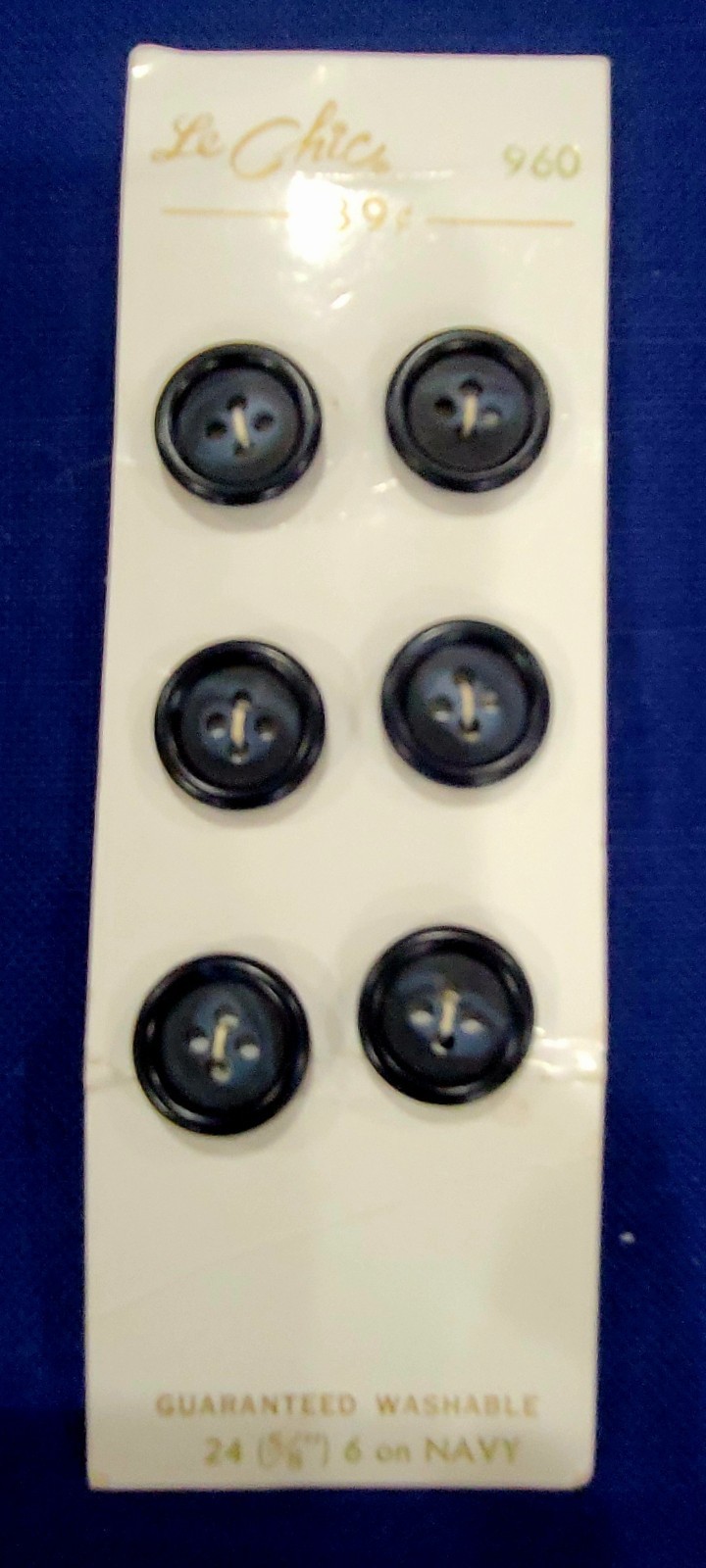 Vintage Le Chic 960 Navy Blue 6 Buttons NEW On Card Vintage Le Chic 960 Navy Blue 6 Buttons NEW On Card