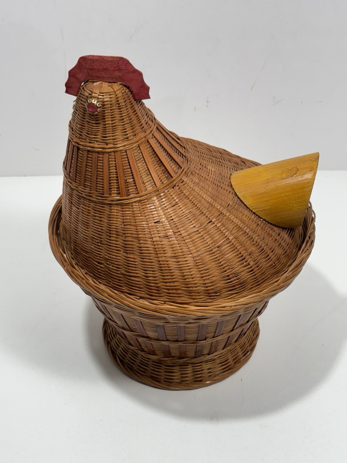 Vintage Wicker Chicken Basket Bamboo Splints with Lid