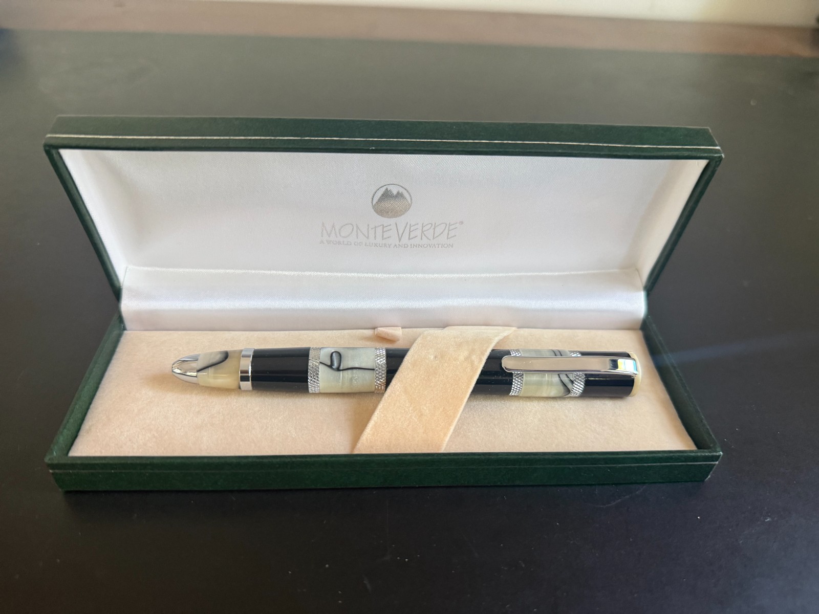 Vintage Monteverde Ballpoint Pen MV41223 Nightfall Black In Box Vintage Monteverde Ballpoint Pen MV41223 Nightfall Black In Box
