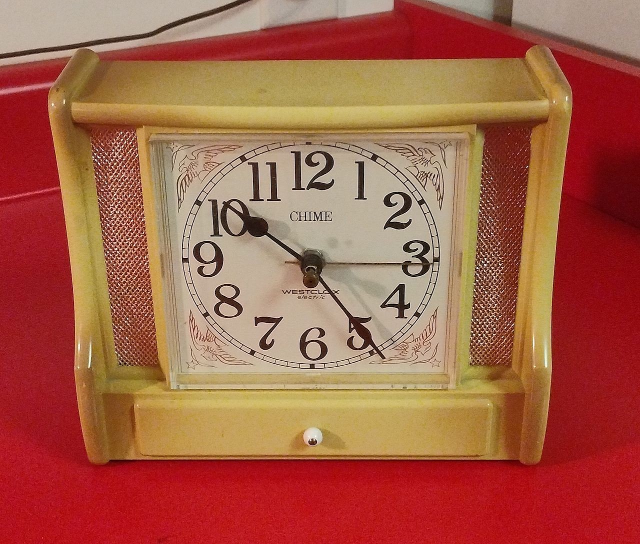 Vintage Westclox Town Crier Table Clock - S31A - Model #25379 WORKS READ Vintage Westclox Town Crier Table Clock - S31A - Model #25379 WORKS READ