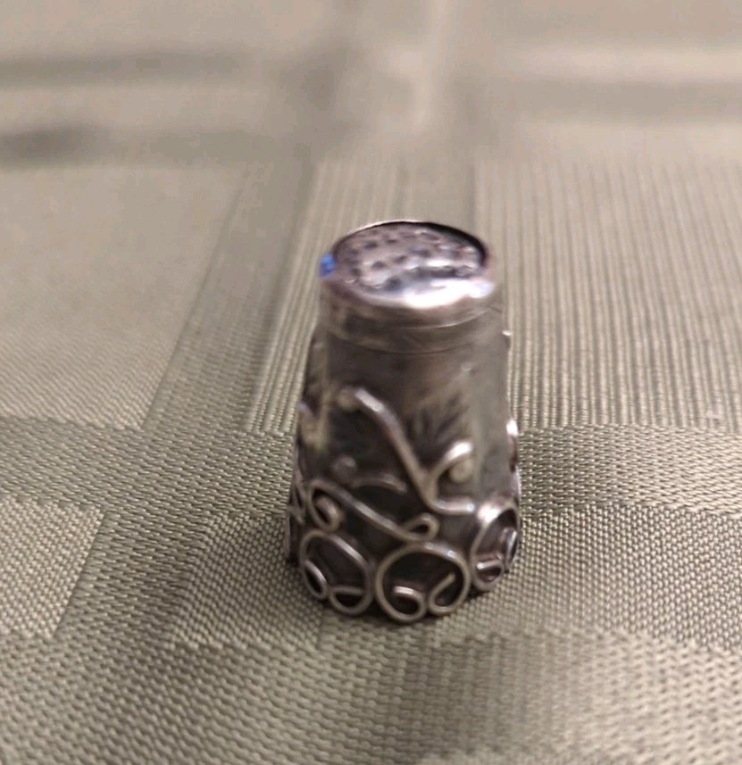 Vintage Heavily Patterned Scene Design THIMBLE Sterling Silver