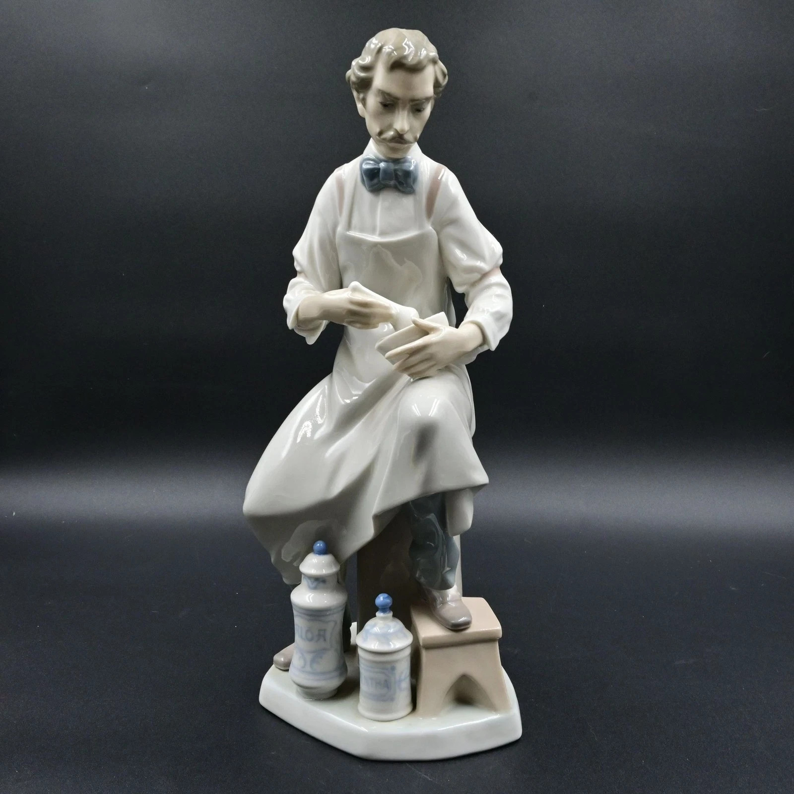 LLADRO LARGE FIGURINE 