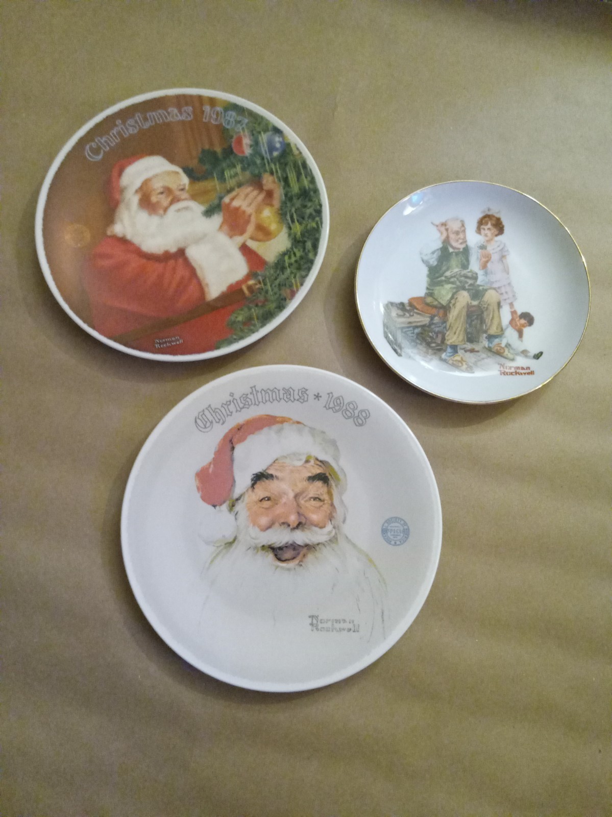 Vtg 1980s Norman Rockwell Decorative Christmas Plates Vtg 1980s Norman Rockwell Decorative Christmas Plates