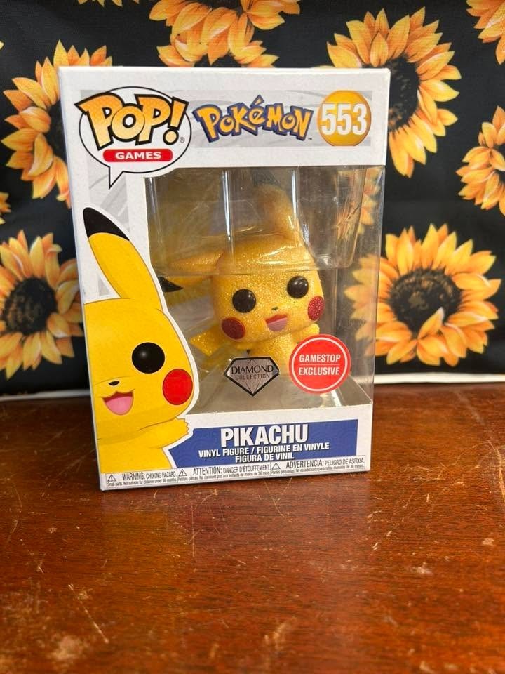 Funko Pop Vinyl: Pokemon - Pikachu #842 - 2021 Fall Convention Diamond Funko Pop Vinyl: Pokemon - Pikachu #842 - 2021 Fall Convention Diamond