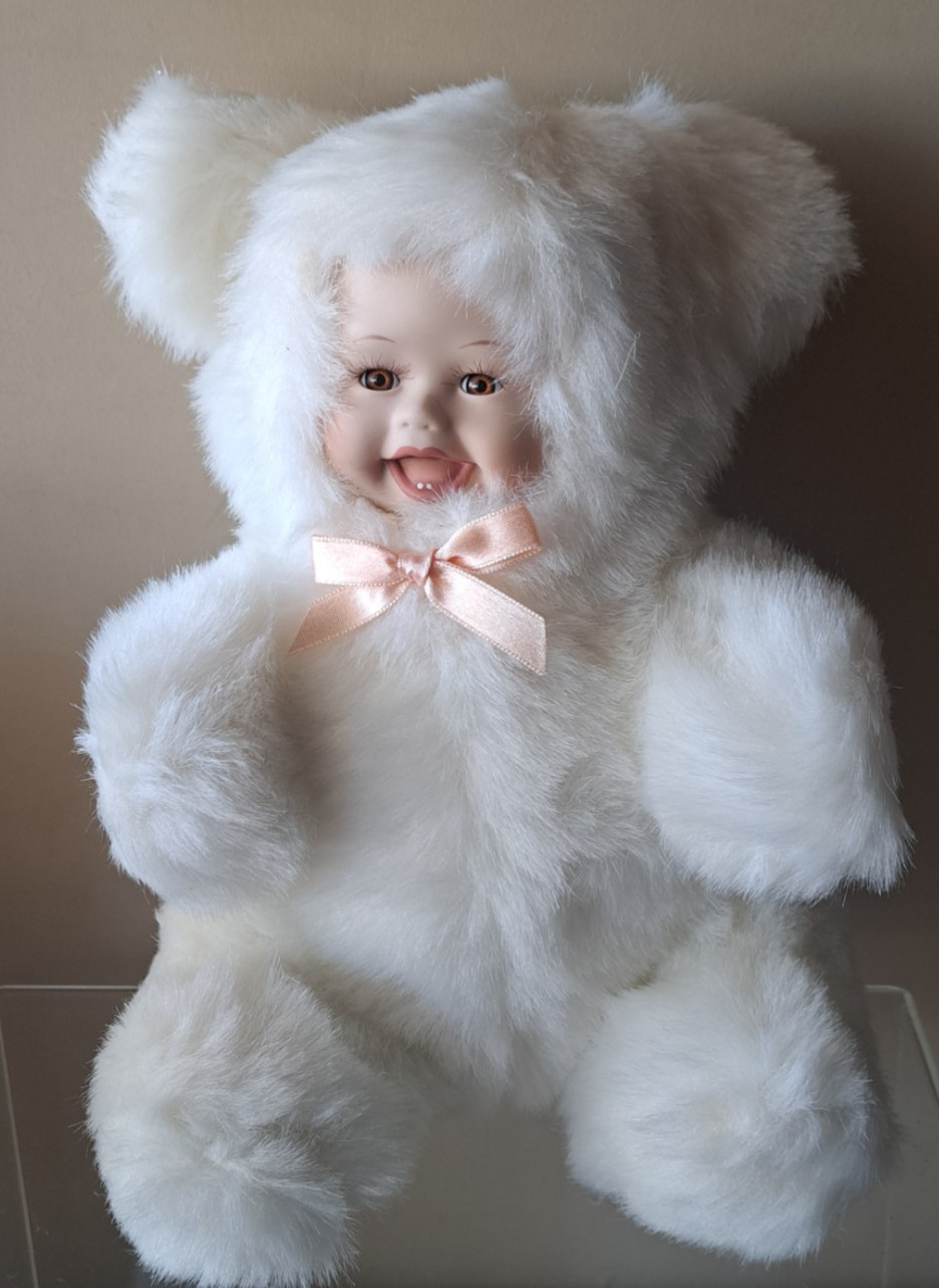 Vintage Emerald Doll Collection 70047 Snow Baby Bear EUC