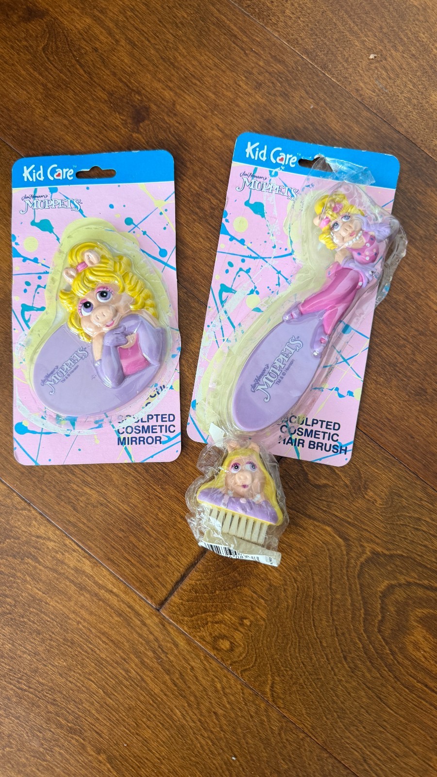 1991 Kid Care Jim Henson’s Muppets Miss Piggy Mirror, Brush, Nail Brush NIB 1991 Kid Care Jim Henson’s Muppets Miss Piggy Mirror, Brush, Nail Brush NIB