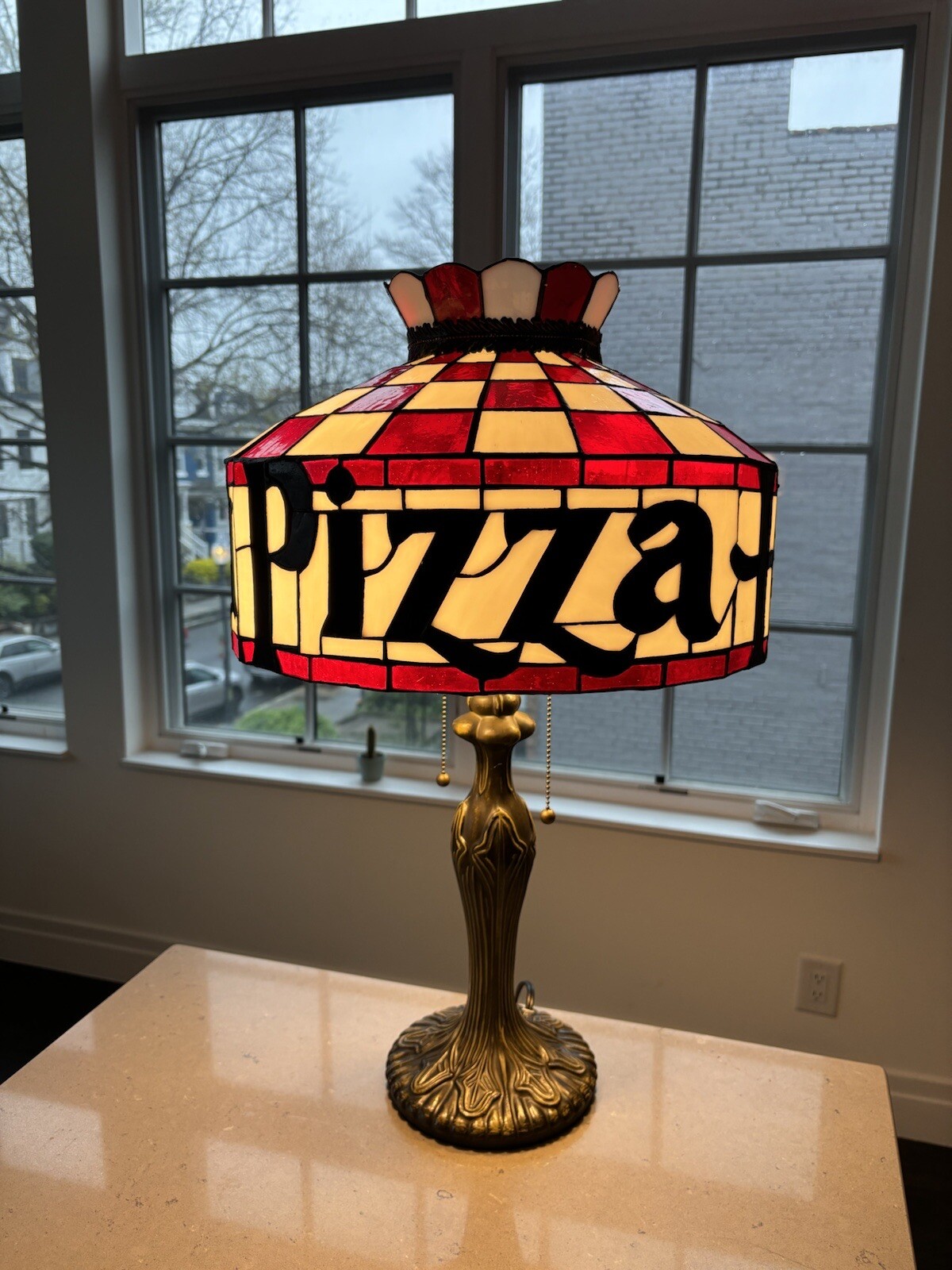 Vintage Pizza Hut Lamp -- Tiffany Style Desk Lamp with Iron Stand -- NEW Vintage Pizza Hut Lamp -- Tiffany Style Desk Lamp with Iron Stand -- NEW