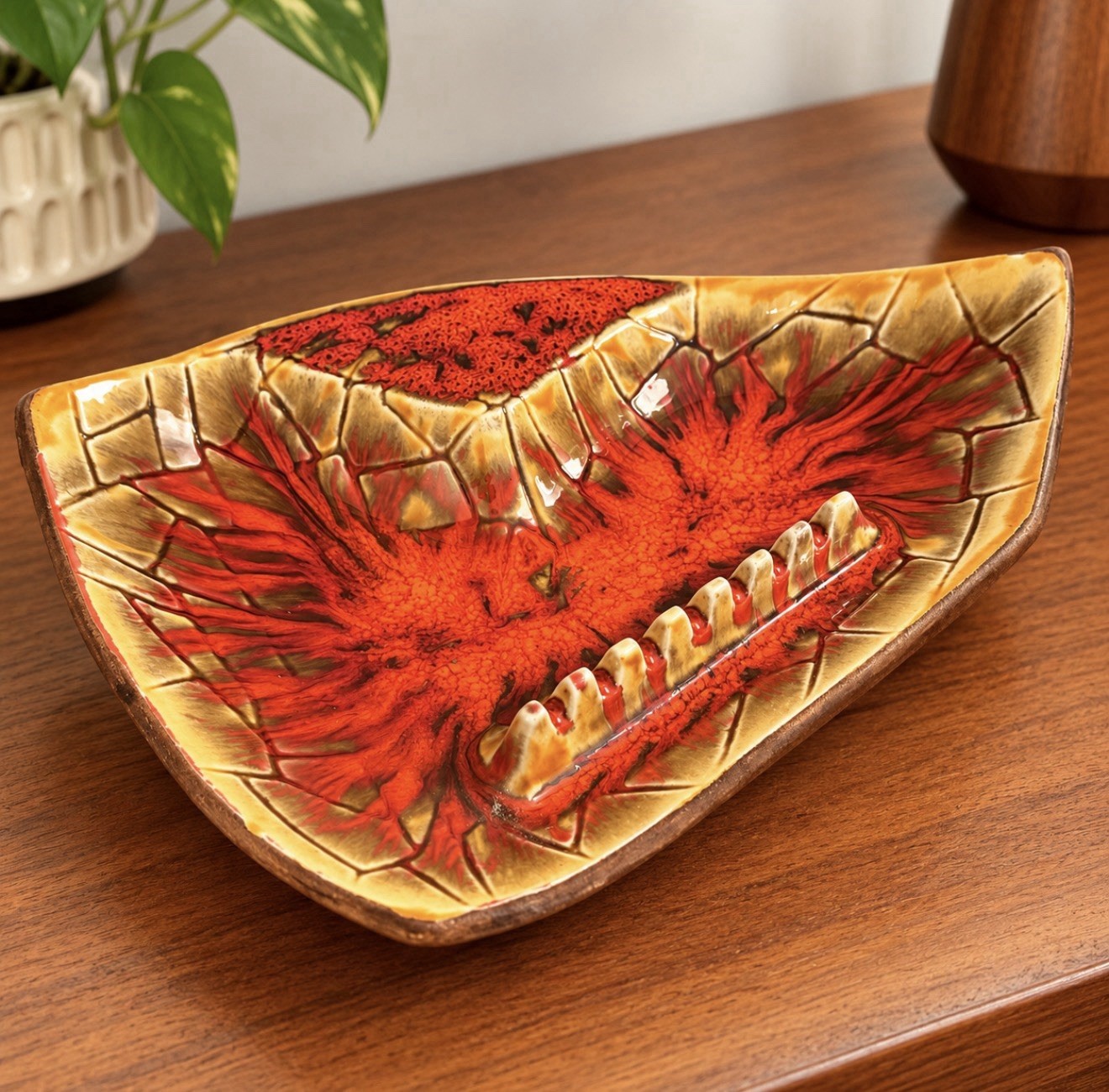 Vintage Cal Style USA 268 Lava Glaze Pottery Ashtray Mid Century Modern Atomic