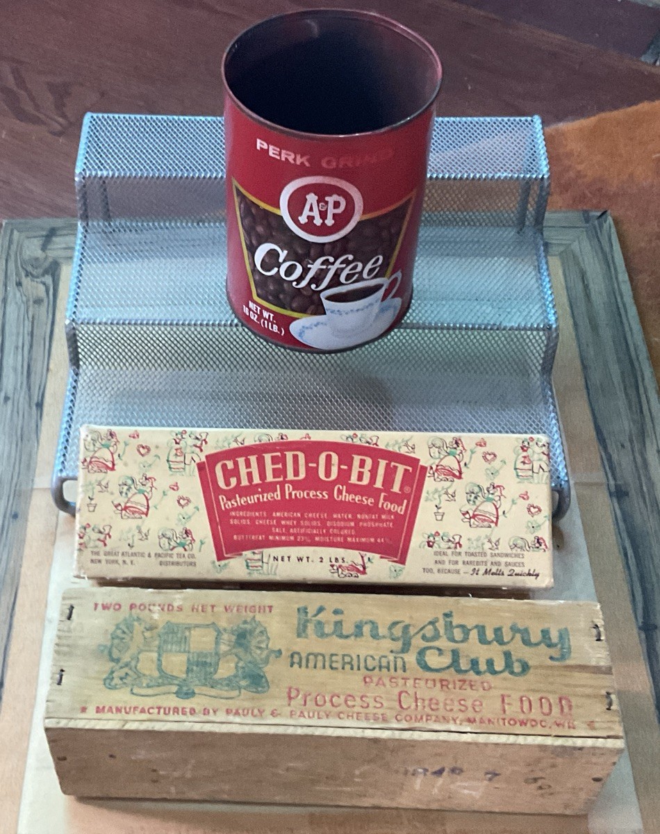 Vintage A&P Ched O Bit Box & Coffee Tin | Wood Kingsbury Club Cheese Box Vintage A&P Ched O Bit Box & Coffee Tin | Wood Kingsbury Club Cheese Box