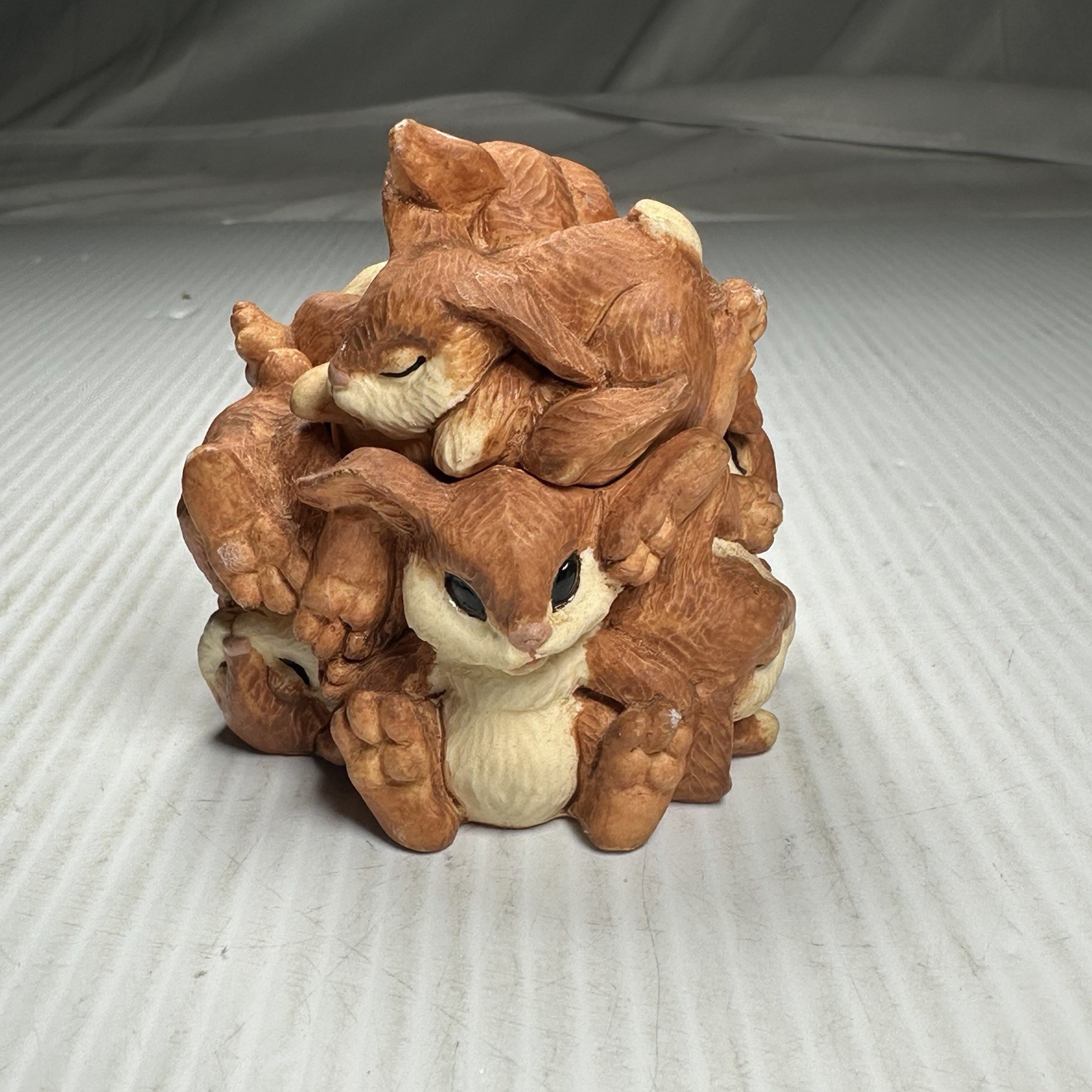 1999 Enesco Paraston Bunch O Bunnies Pile of Bunny Rabbits Trinket Box.