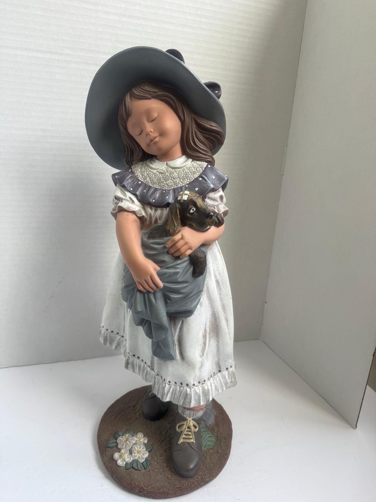 Nadal Studio “Dime dónde te duele” Figurine – Collectible Porcelain/Resin