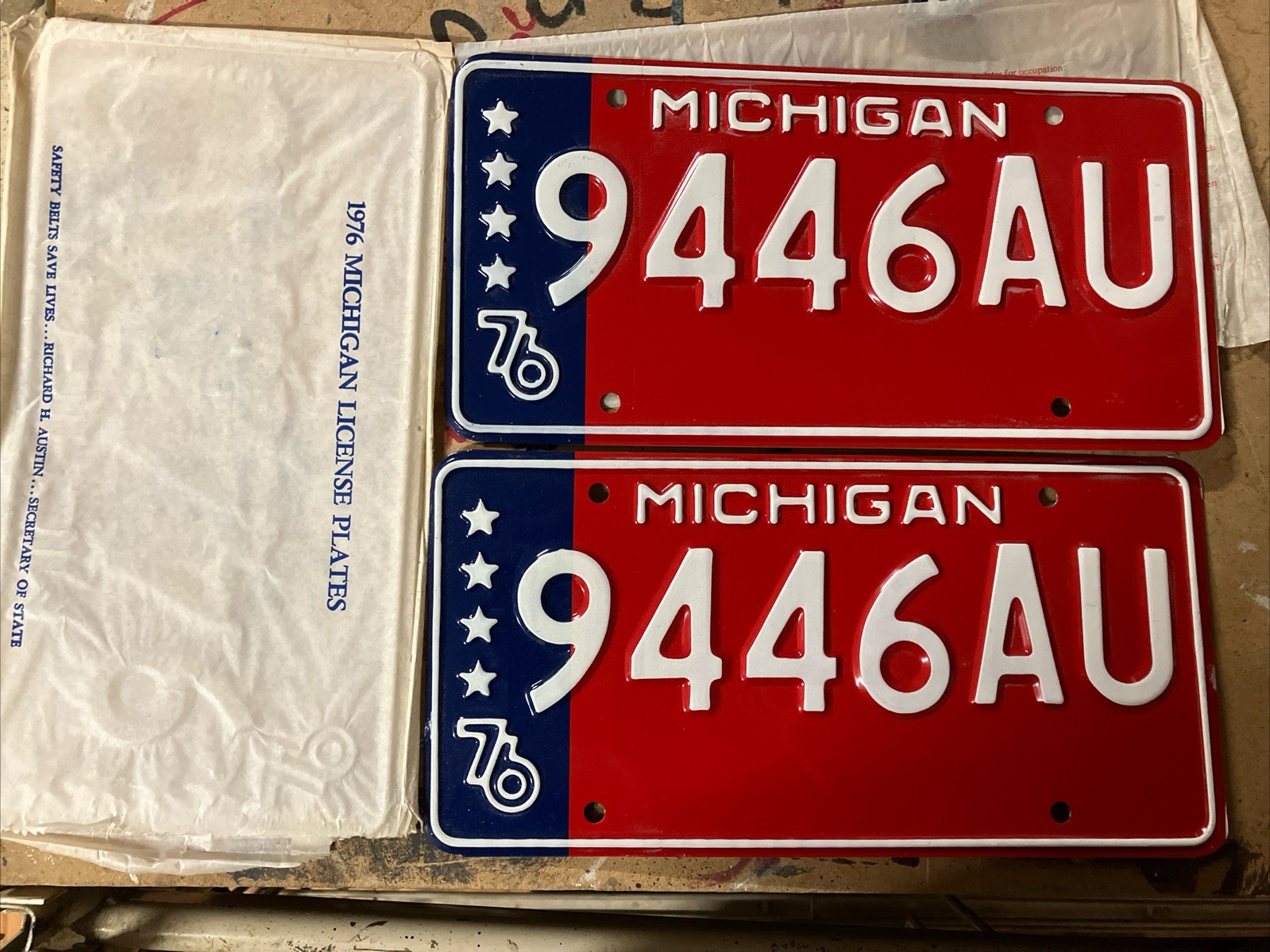1976 Michigan Red White And Blue License Plate Pair 9446AU (GREAT CONDITION)