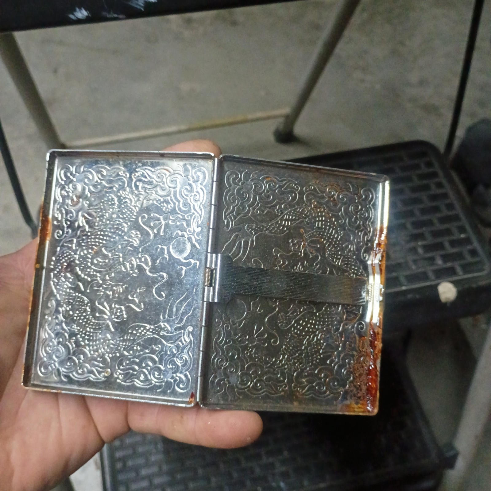 Vintage Dragon Embossed Metal Cigarette Case Chrome Tobacciana Smoking Accessory