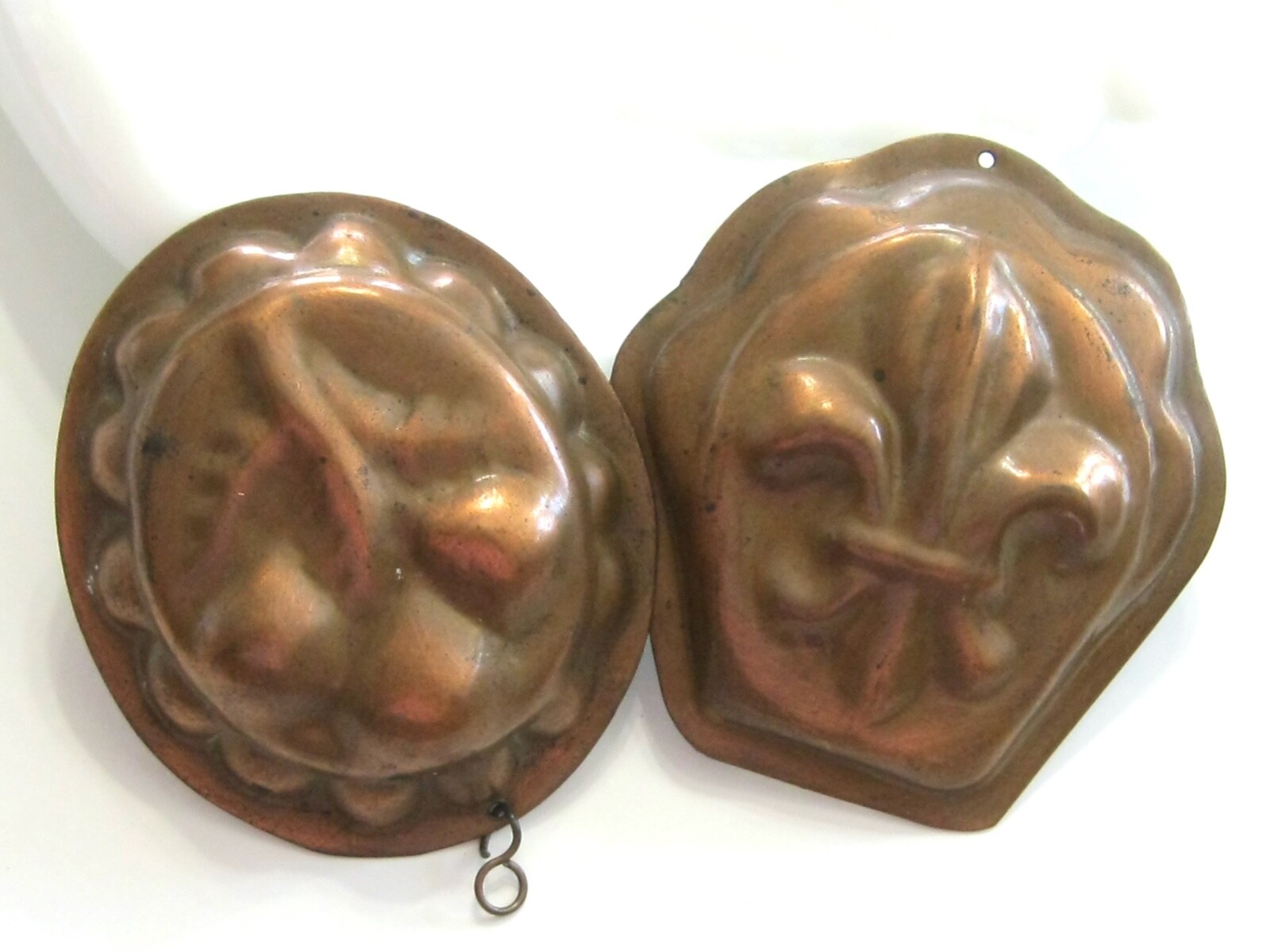SMALL ANTIQUE SWEDISH SWEDEN MOLD PAIR / SET w FLEUR DE LIS & PEARS - COPPER TIN