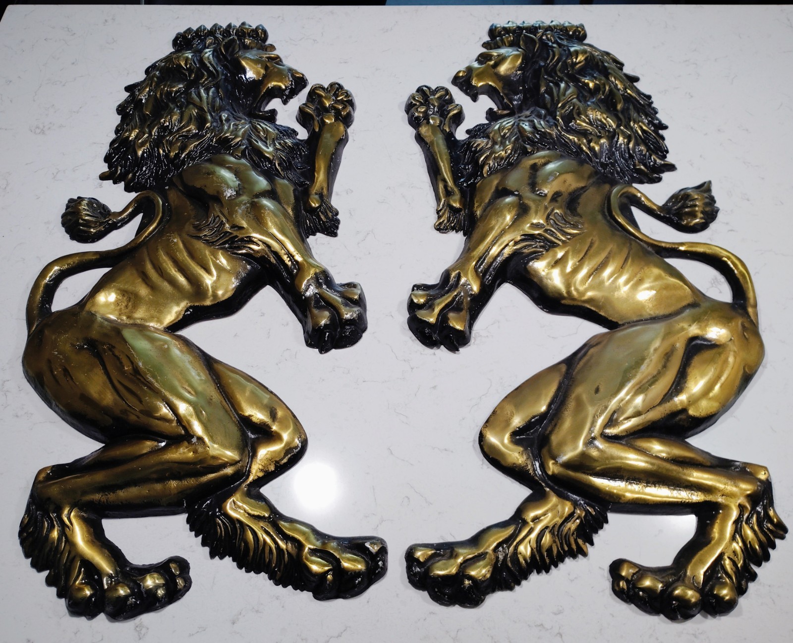 Pair of 2 Vintage Heraldic Lions In Black And Gold MetalPlaques Made in Japan 