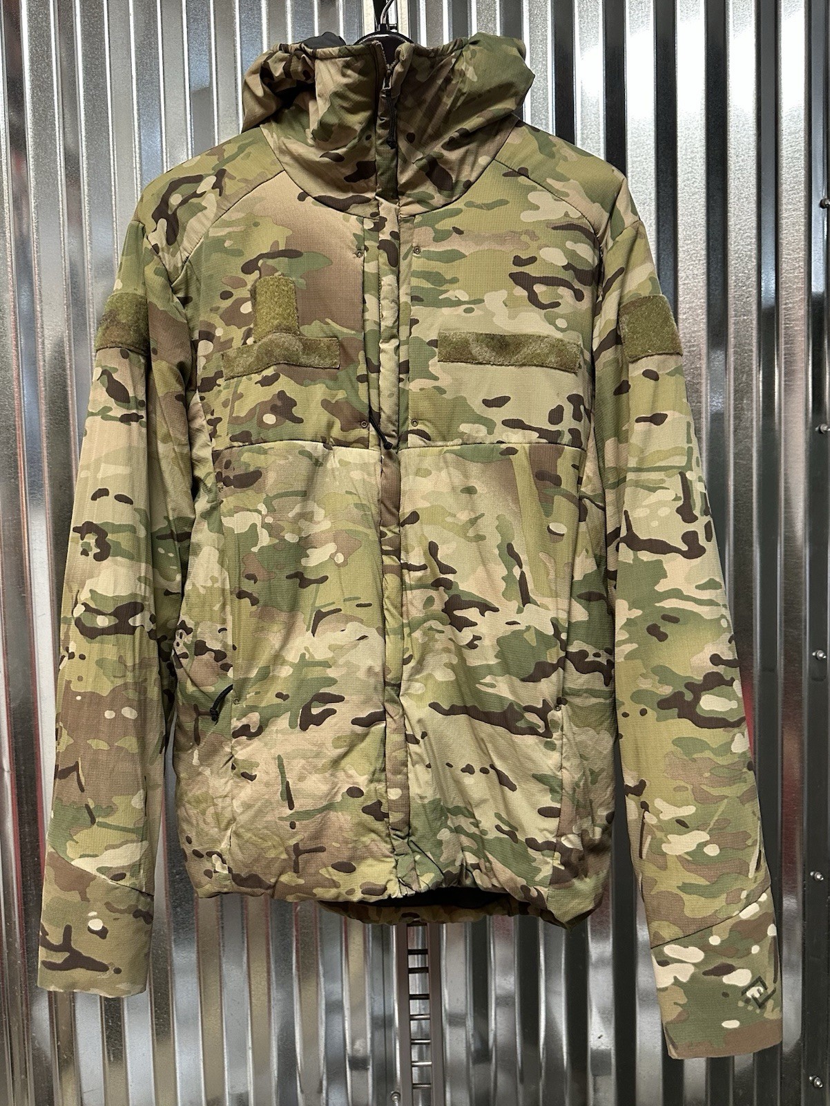 Patagonia Forgeline Lost Arrow Crye Multicam MW Low Loft Hooded Jacket SOCOM M R Patagonia Forgeline Lost Arrow Crye Multicam MW Low Loft Hooded Jacket SOCOM M R