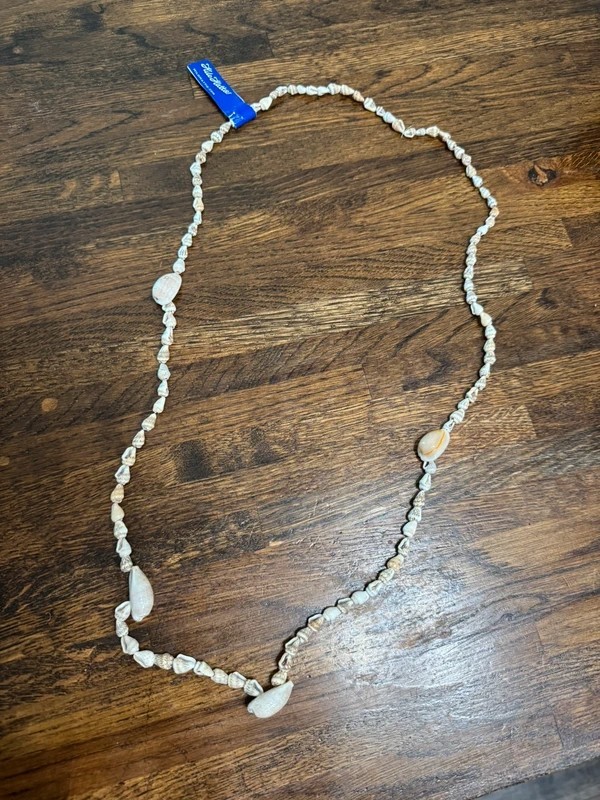 Vintage Hilo Hattie Hawaiian Shell Lei Necklace Brand New w/Tag