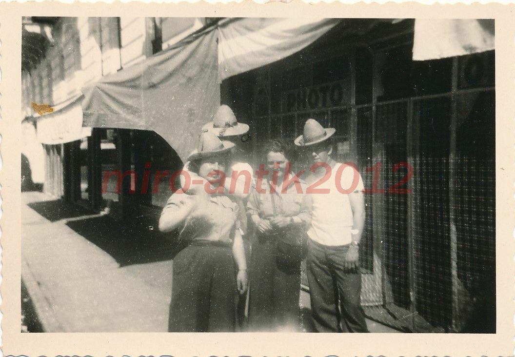 Photo, US Army W.A.C., French. Riviera, Nice, city stroll with GI\'s, 1945, 50... Photo, US Army W.A.C., French. Riviera, Nice, city stroll with GI\'s, 1945, 50...